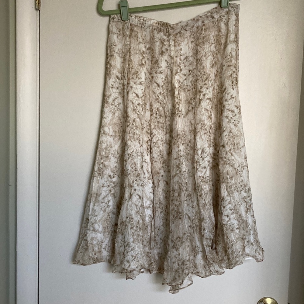 COLDWATER CREEK light, swirly skirt with slip underneath. Size petite medium.